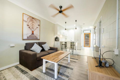 Riverdale Boutique Townhouses - ACT Tourism 0