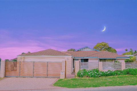 Riverside 5bedrooms Holiday House With Swimming Pool - ACT Tourism 0