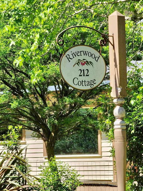 Riverwood Cottage, Accessible Accommodation - ACT Tourism 0