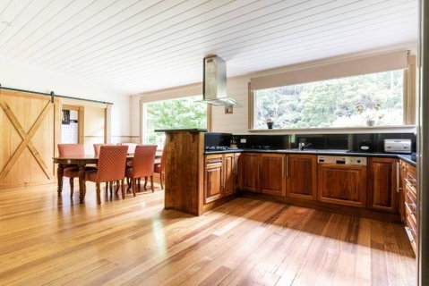 Riverwood Cottage, Accessible Accommodation - ACT Tourism 1