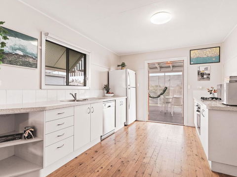 Rosena - The Classic Beach House - 5 Cashmore Street - ACT Tourism 1
