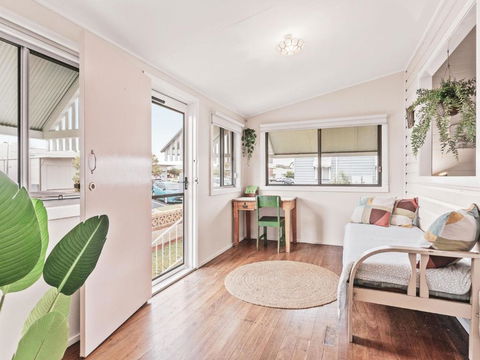 Rosena - The Classic Beach House - 5 Cashmore Street - ACT Tourism 2