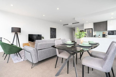 Roomy 2BR 2BA City-Centre Apt - ACT Tourism 1