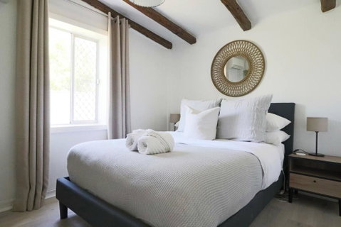 Rustic Chic 200 Metres From CBD - ACT Tourism 3