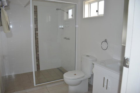 Rover Motel - ACT Tourism 1