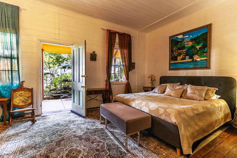 Robbie Burns Hotel Wyndham - ACT Tourism 0