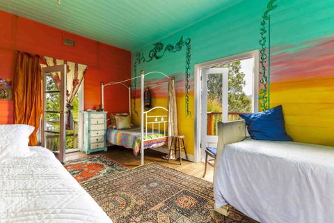 Robbie Burns Hotel Wyndham - ACT Tourism 1
