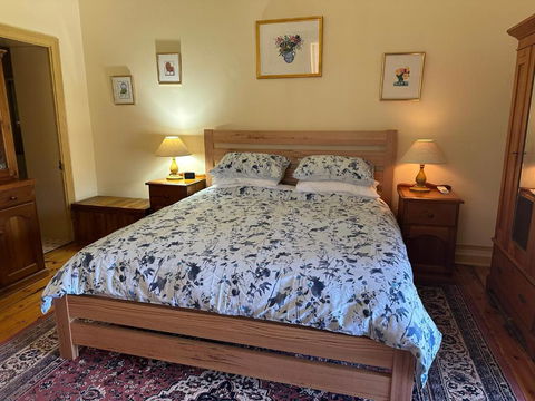 Robe House Heritage Accommodation - ACT Tourism 1