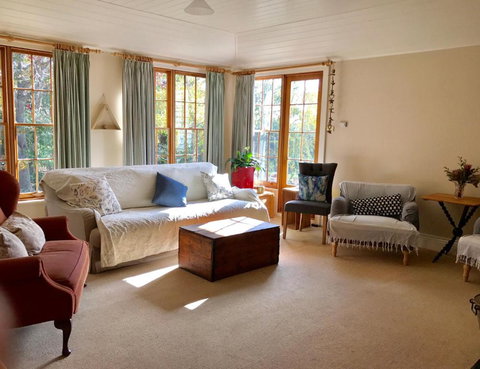 Robin Hoods Well Farm Stay - ACT Tourism 2