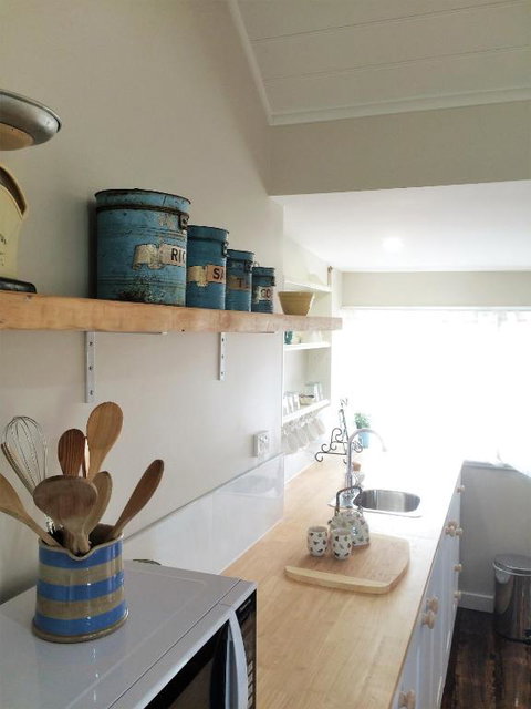 Robin Hoods Well Farm Stay - ACT Tourism 0