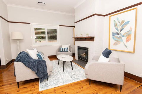 Rose Hill On Hamer, 1940s Charming Cottage Near Cook Park - ACT Tourism 2