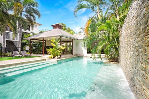 Royal Pavillions City Escape - ACT Tourism 0