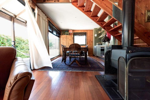 Rustic Barn By The Bay - ACT Tourism 0