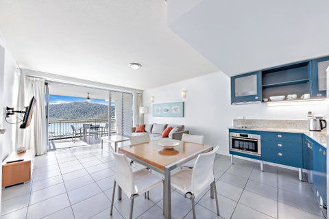 Sails On The Sea - Club Wyndham - ACT Tourism 1