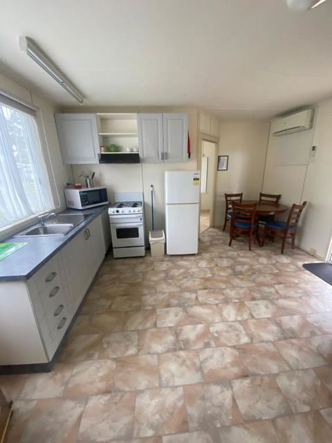 Sale Caravan Park - ACT Tourism 0