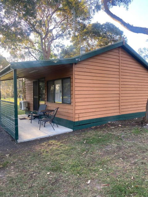 Sale Caravan Park - ACT Tourism 1