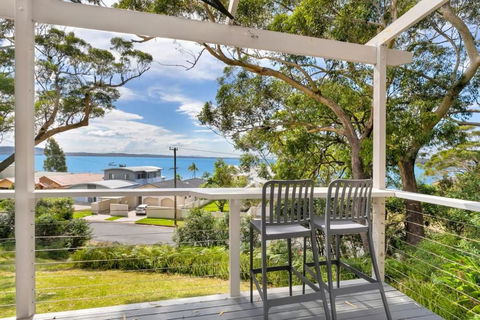 Sally Beach House With Ocean Views - ACT Tourism 0