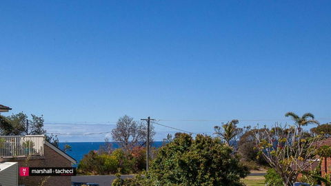 Salt Water Villa Bermagui Four Bedroom Central Location With Wifi - ACT Tourism 1