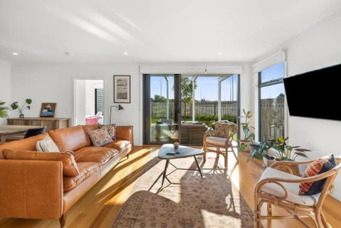 Saltbush By The Park - ACT Tourism 0