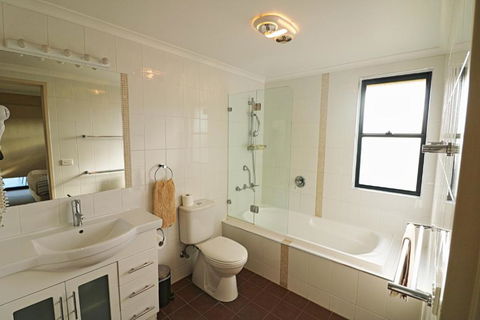 Saltwater Apartments - ACT Tourism 3