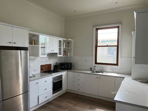 Saltwater Bungalow - WiFi - ACT Tourism 2
