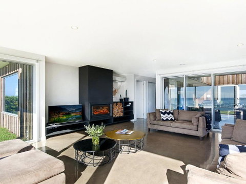 Saltwater Lodge - ACT Tourism 1