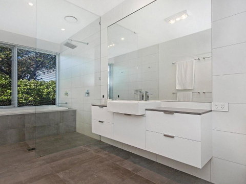 Saltwater Lodge - ACT Tourism 3