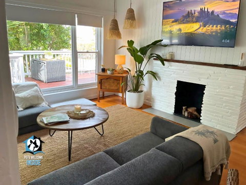 Saltwater Sunsets Seaside Haven With Ocean Views - ACT Tourism 2