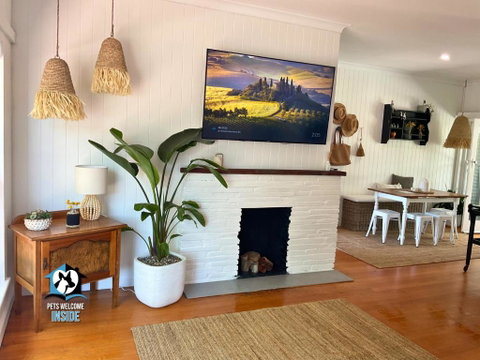 Saltwater Sunsets Seaside Haven With Ocean Views - ACT Tourism 3