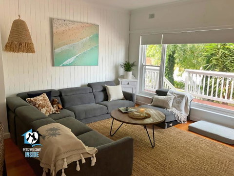 Saltwater Sunsets Seaside Haven With Ocean Views - ACT Tourism 1