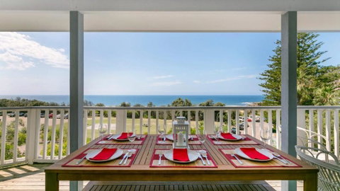 Salty Air Beachside Cottage At Killcare - ACT Tourism 1