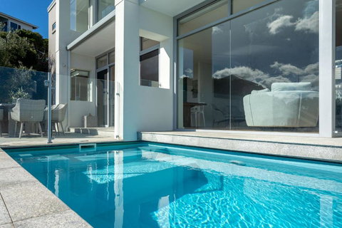 Salty Kiss I Private Properties - ACT Tourism 3