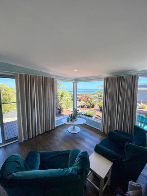 Salty Paws Dog Friendly Luxe Cottage - ACT Tourism 0