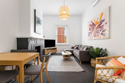 Salty Pines - 3BR House Glenelg South - ACT Tourism 0