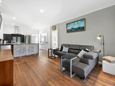 Salty Sea Cottage - ACT Tourism 2