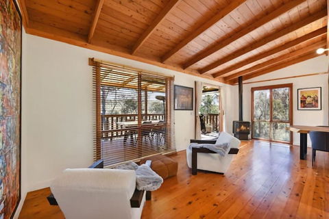 Samsara Blue Mountains - ACT Tourism 1