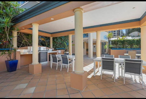 San Mateo On Broadbeach - ACT Tourism 1