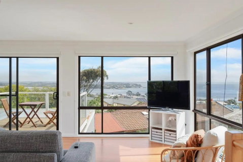 San Remo Panorama By Ready Set Stay - BYO LINEN & TOWELS - ACT Tourism 1