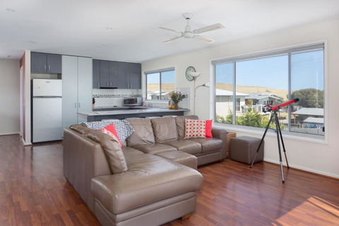 San Remo Views - ACT Tourism 0