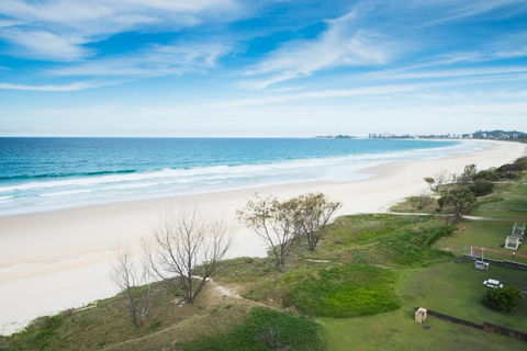 San Simeon Beachfront Apartments Tugun - ACT Tourism 0