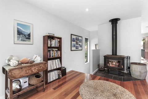 Sanctuary House - ACT Tourism 0