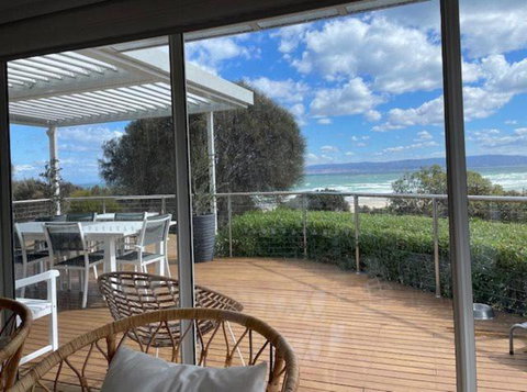 Sandbar Beach House - ACT Tourism 0