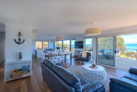 Sandbar Beach House - ACT Tourism 3