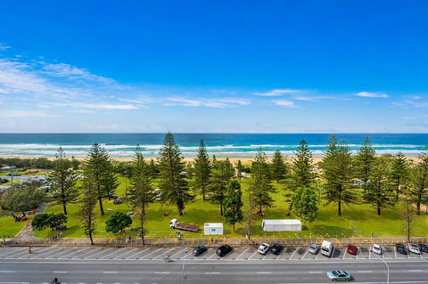 Sandpiper Broadbeach - ACT Tourism 0
