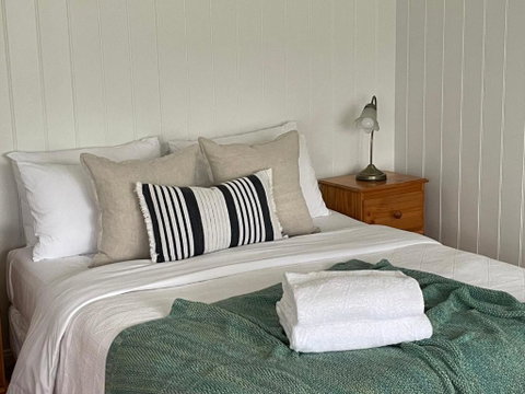 Sandpiper - Charming Beach Villa - ACT Tourism 3