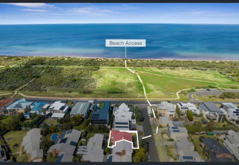 Sandy Bliss Walk To The Beach - ACT Tourism 1