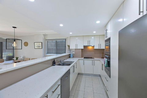 Sandy Cove Apartment The Entrance 8 - ACT Tourism 3