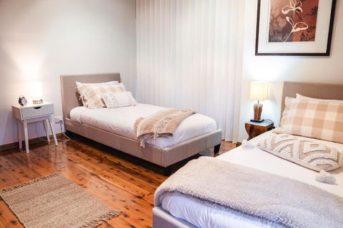 Snooty Fox Bed &Breakfast - ACT Tourism 1