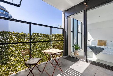Spacious & Bright Apt Near Major Hospital Precinct - ACT Tourism 2
