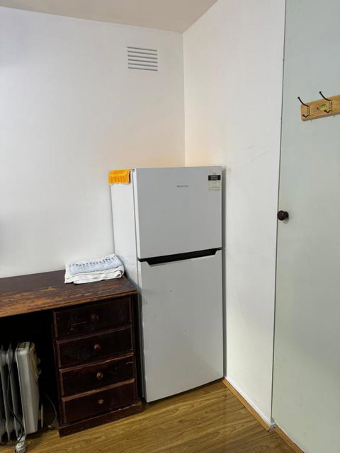 Springvale Couple Room With Shared Bathroom - ACT Tourism 3